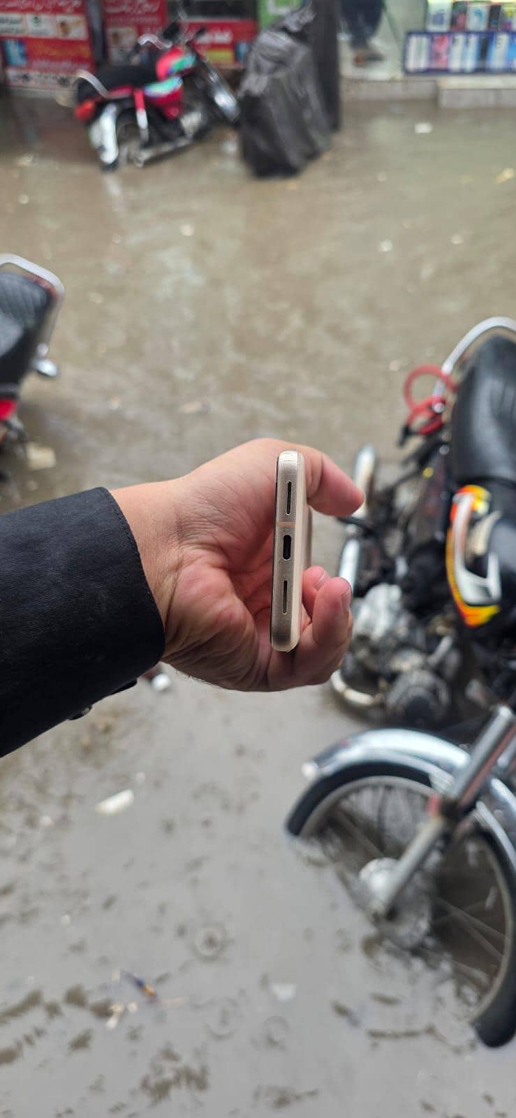 Google Pixel 8 3