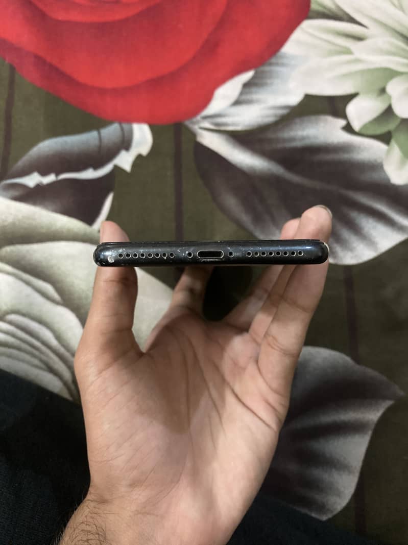 Apple iPhone 7 Plus 1