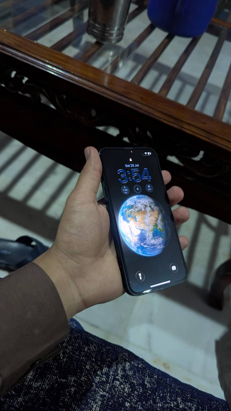 Apple iPhone 13 1