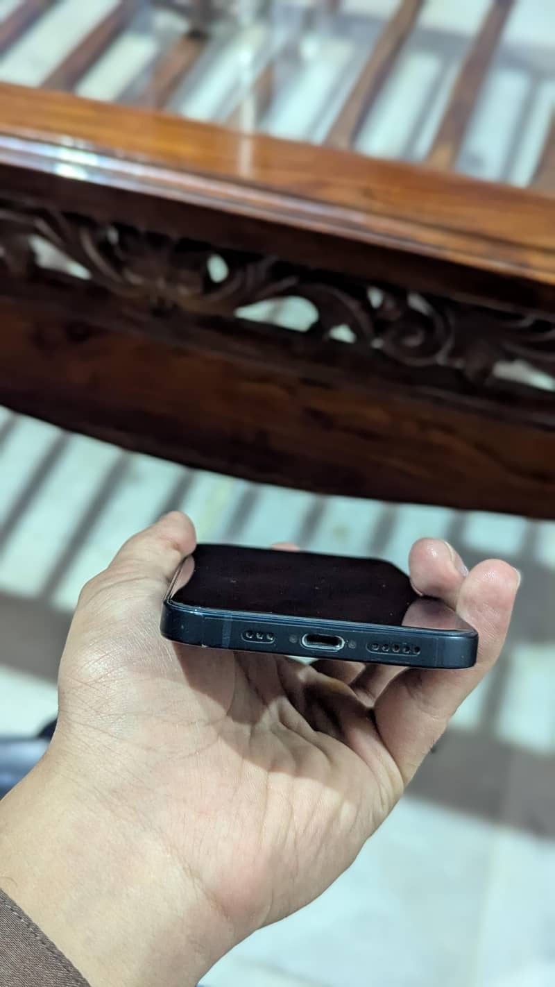 Apple iPhone 13 2