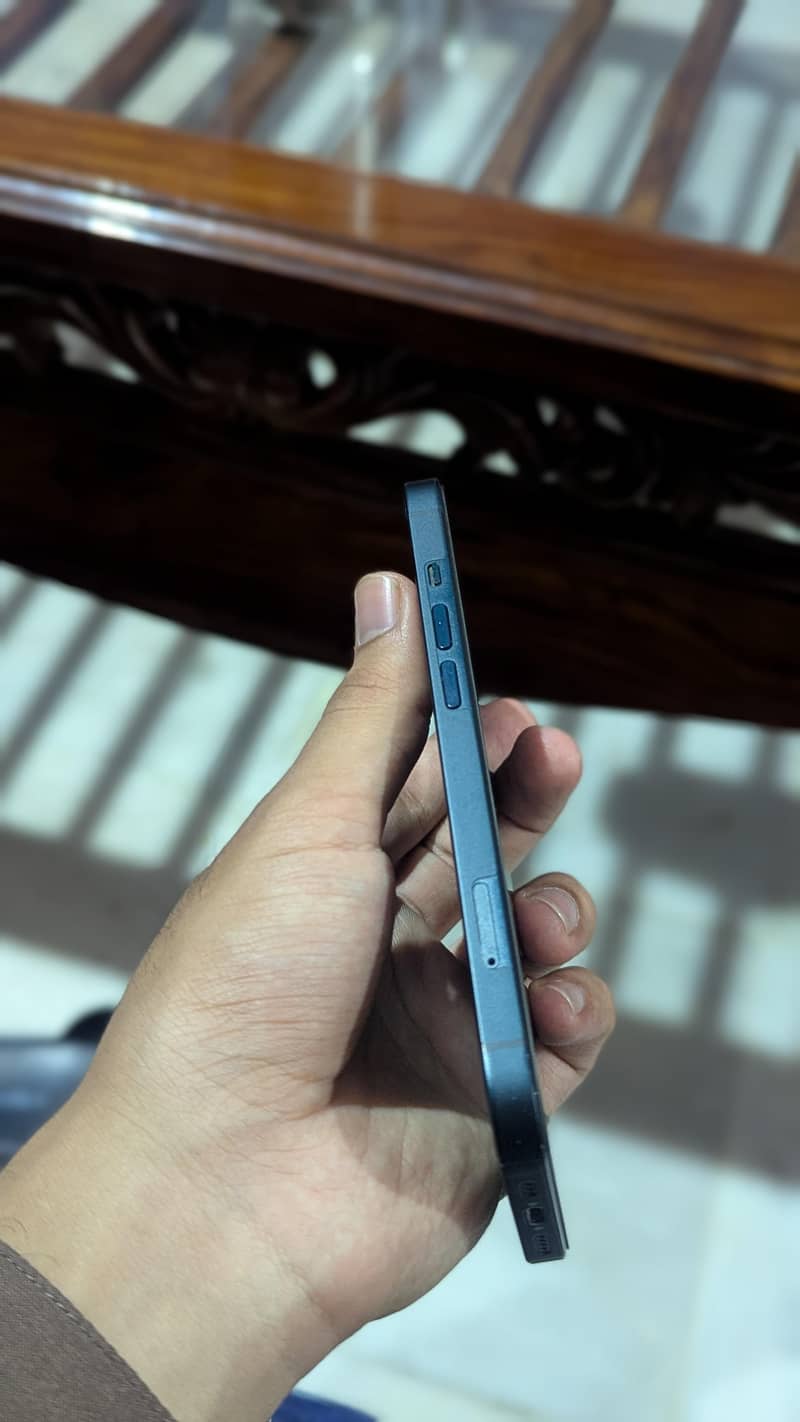 Apple iPhone 13 3
