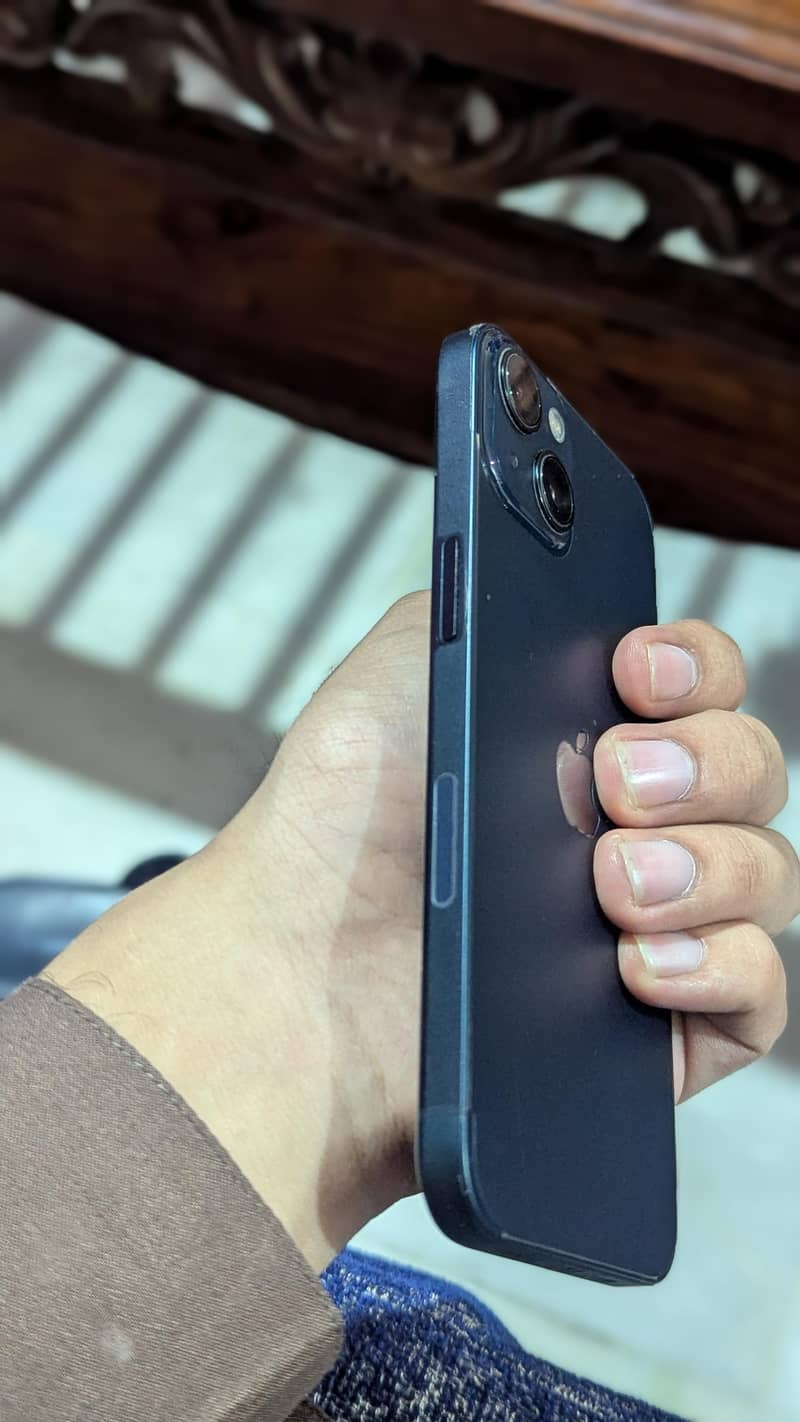 Apple iPhone 13 4