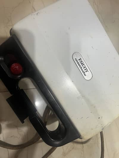 Sandwich maker in good working condition