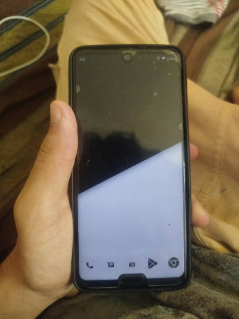 Sharp Aquos R3 0