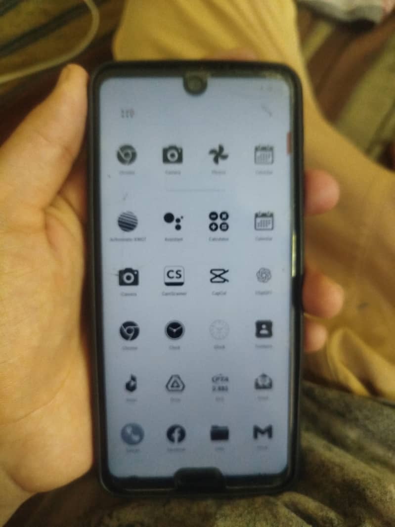 Sharp Aquos R3 1