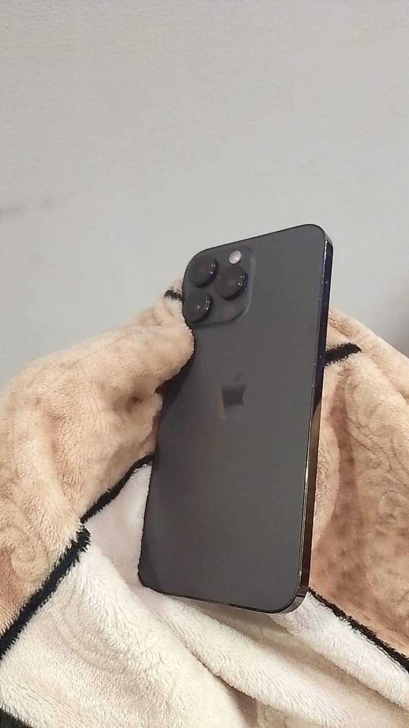 iphone 14 pro max 1