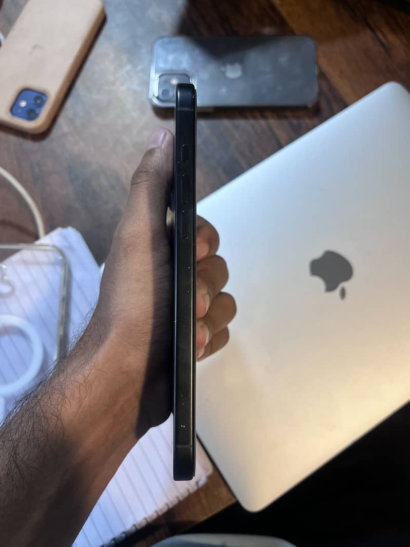 Apple iPhone 16 Plus 3