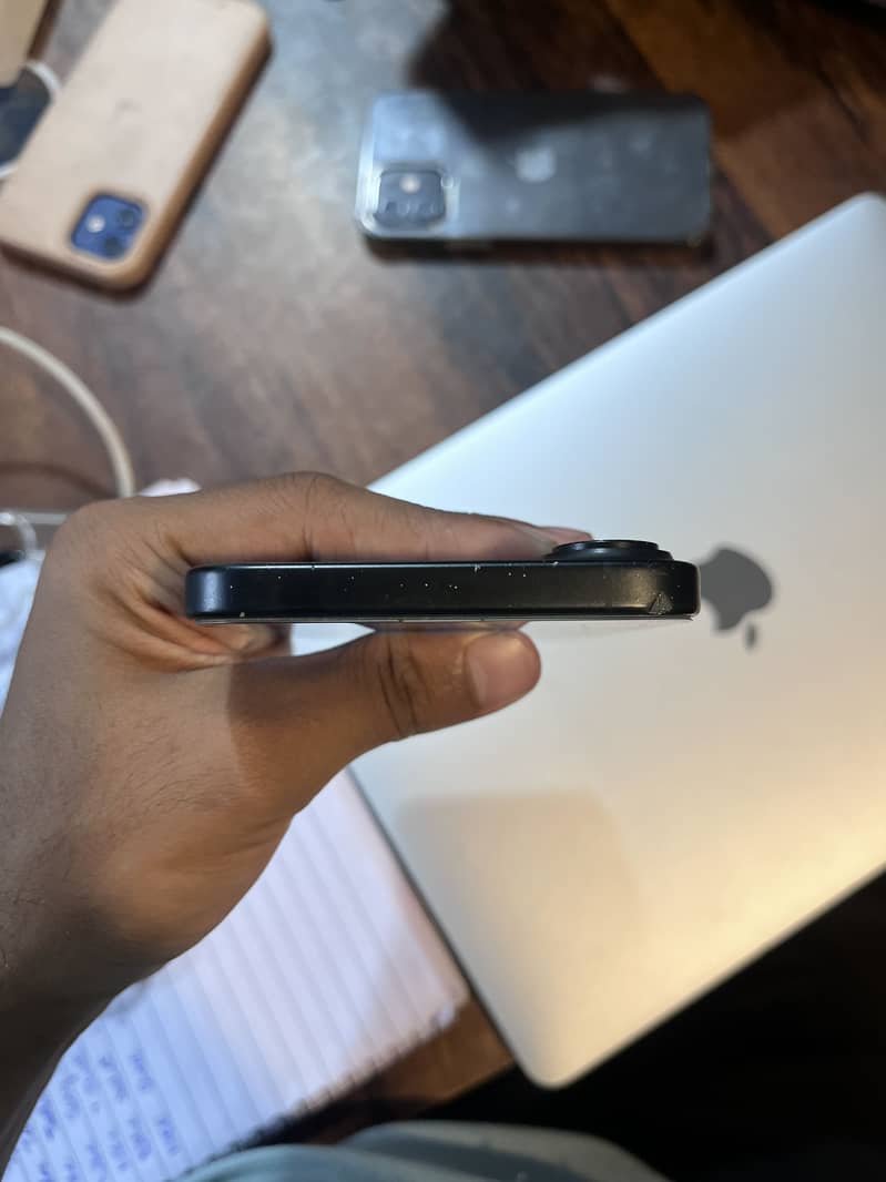 Apple iPhone 16 Plus 4