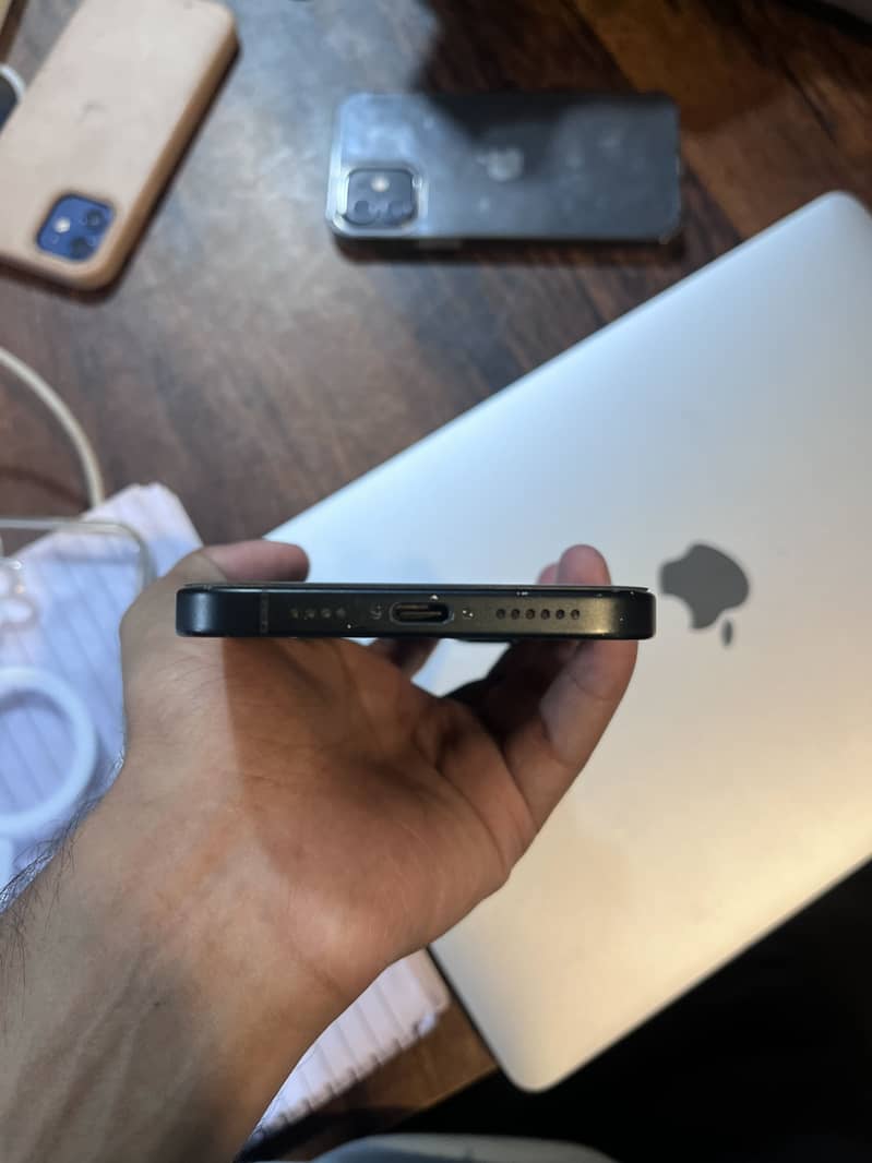 Apple iPhone 16 Plus 5