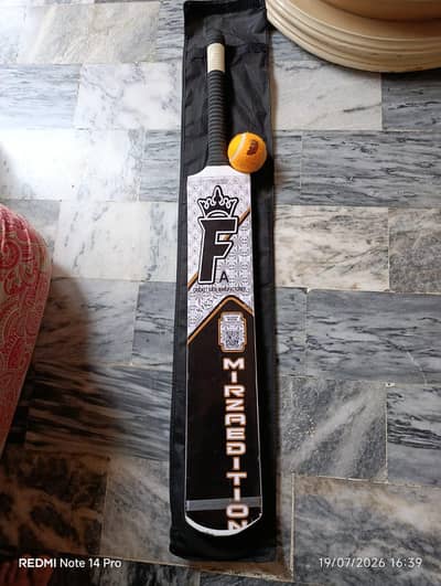bilkul Naya bat with gas ball and bat cover