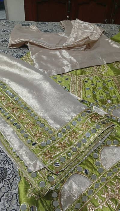 bridal mahndi lehenga masoori mirror work