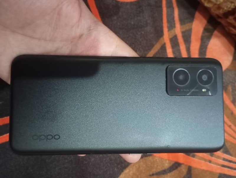OPPO A76 1