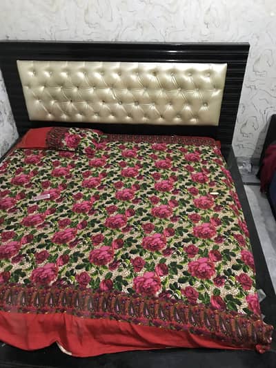 Bed dressing 2 side tables urgent sale