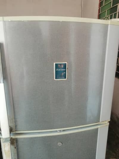 Dawlance Fridge Medium Size