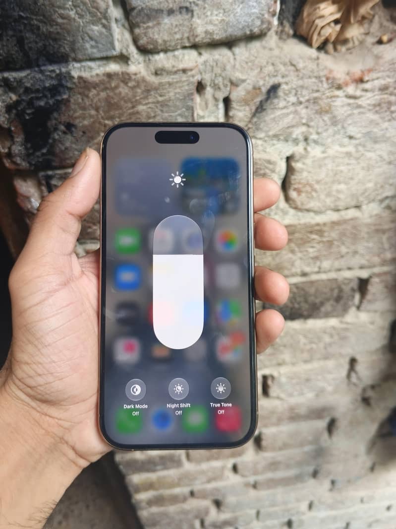 Apple iPhone 16 Pro 5