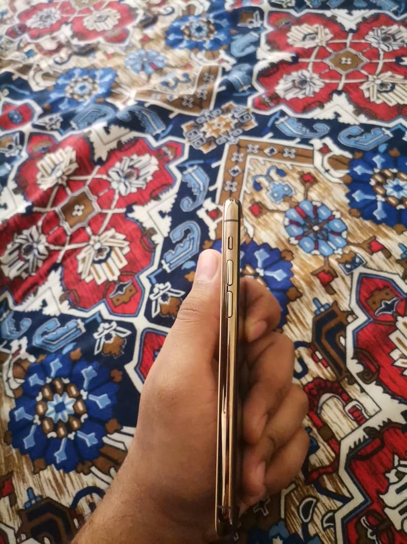 Iphone 11 pro 4