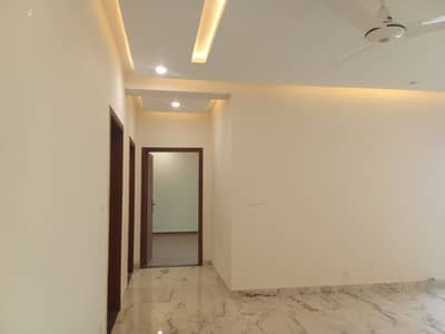 10 MARLA 3 BEDROOM NEW APARTMENT AVAILABLE FOR RENT