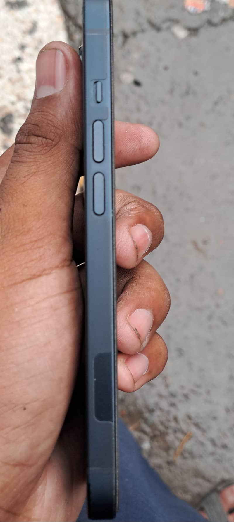 Apple iPhone 14 4