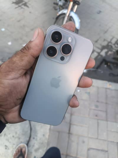 Apple iPhone 15 Pro jv