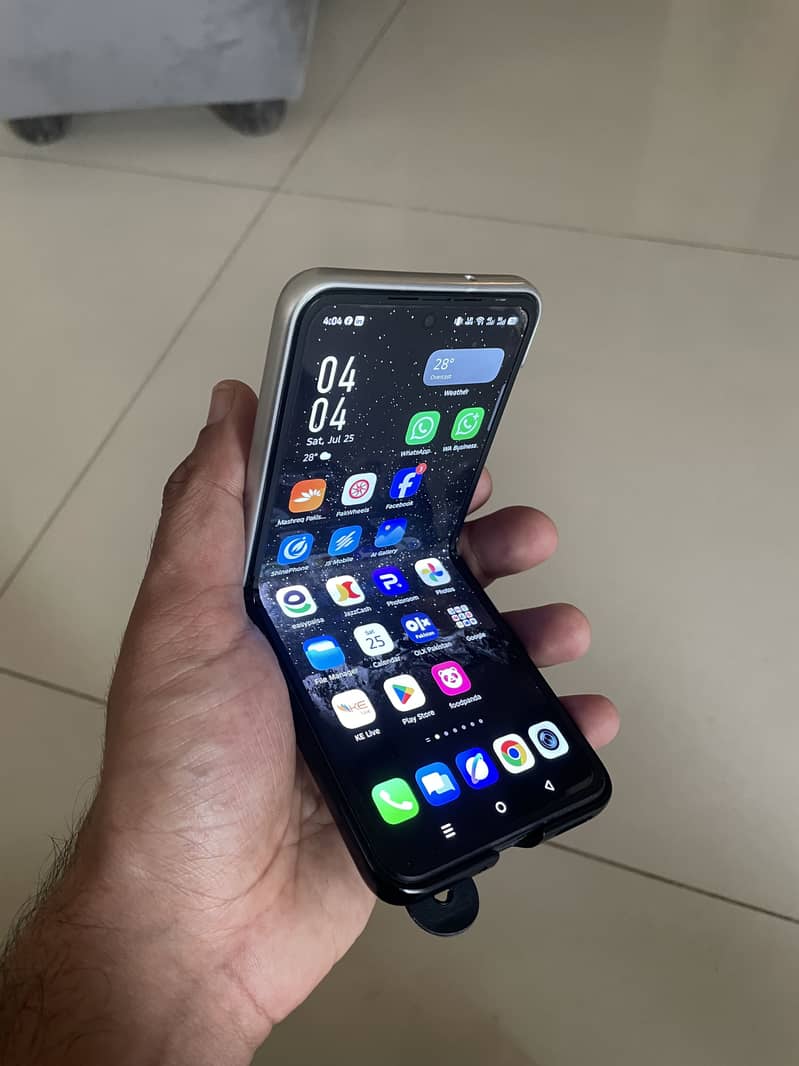 Infinix Zero Flip 0