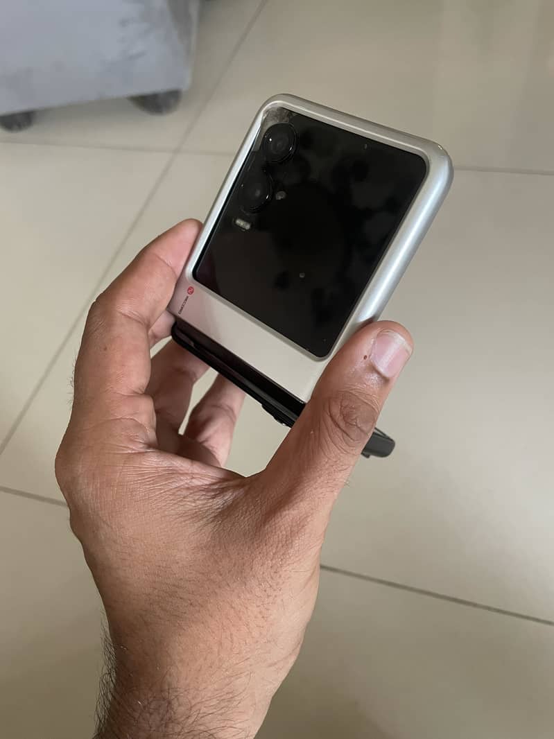 Infinix Zero Flip 7