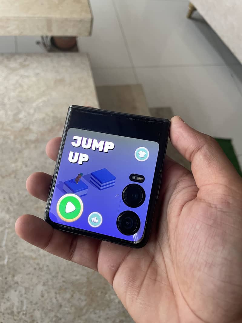 Infinix Zero Flip 8
