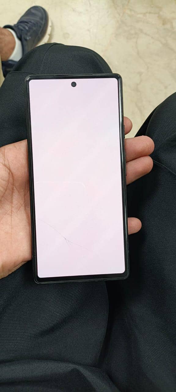 Google Pixel 6a 5
