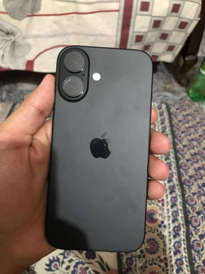 Apple iPhone 16