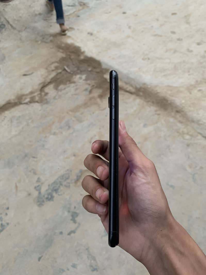 Iphone 7 Plus PTA 4