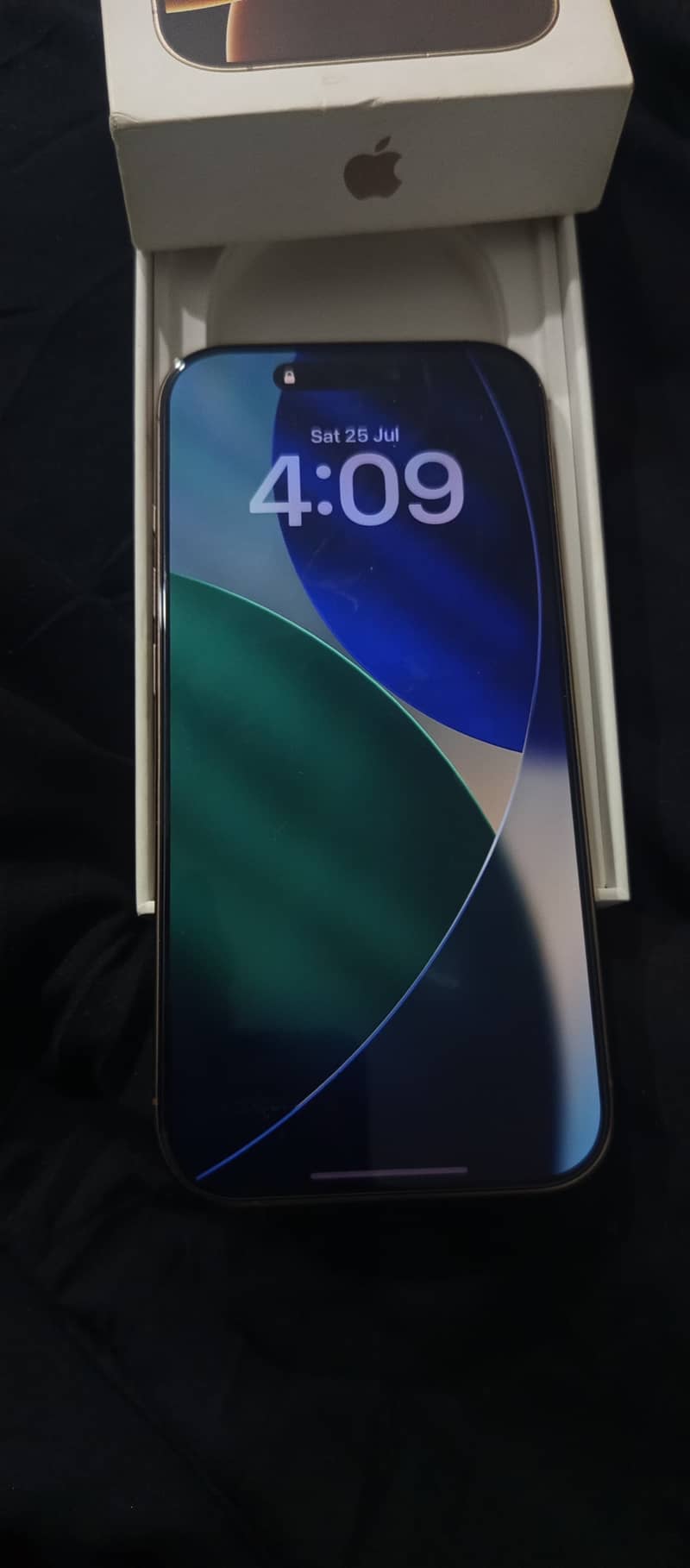 iPhone 16 pro 1
