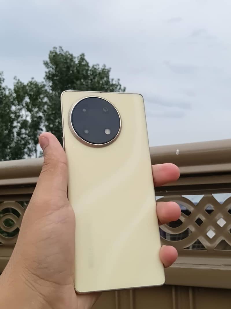 Tecno CAMON 30S 1