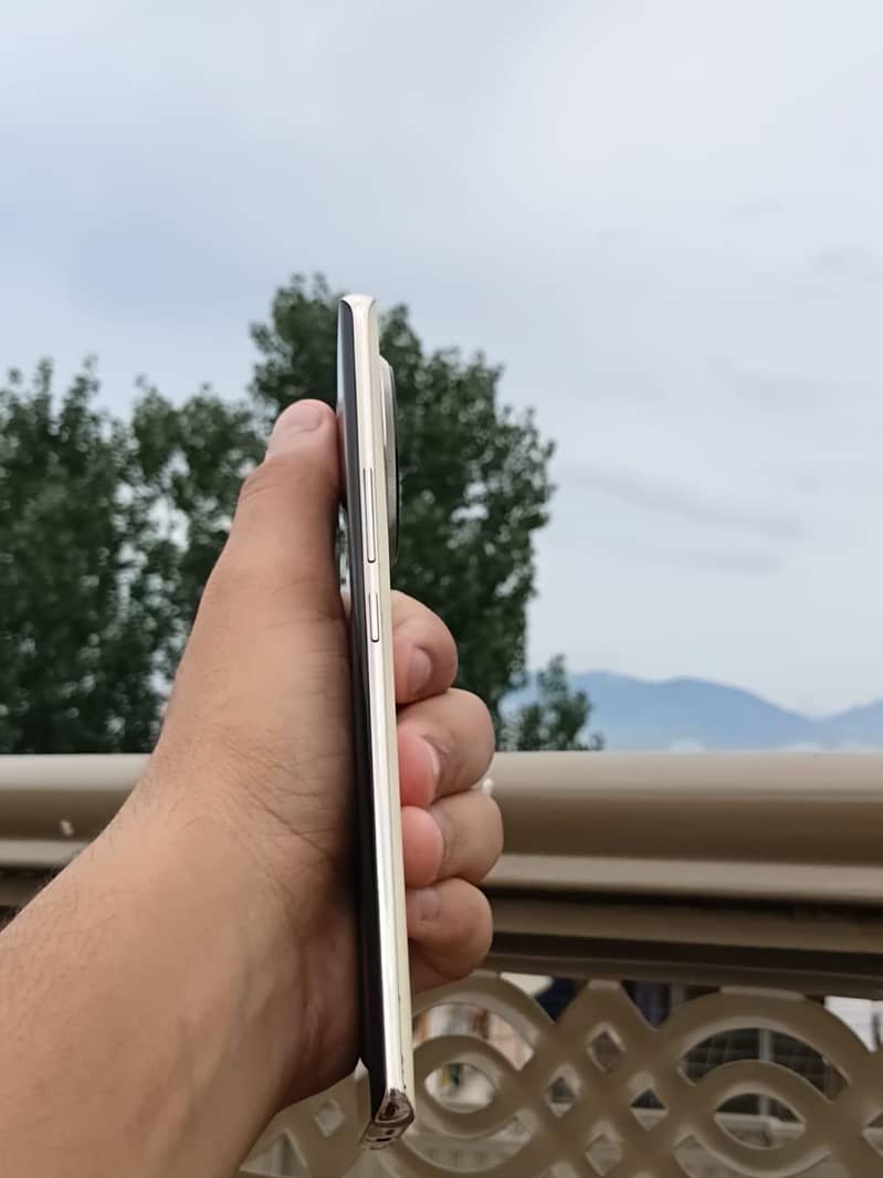 Tecno CAMON 30S 4