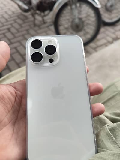 Apple iPhone 15 Pro Max 256 GB jV battery health 93