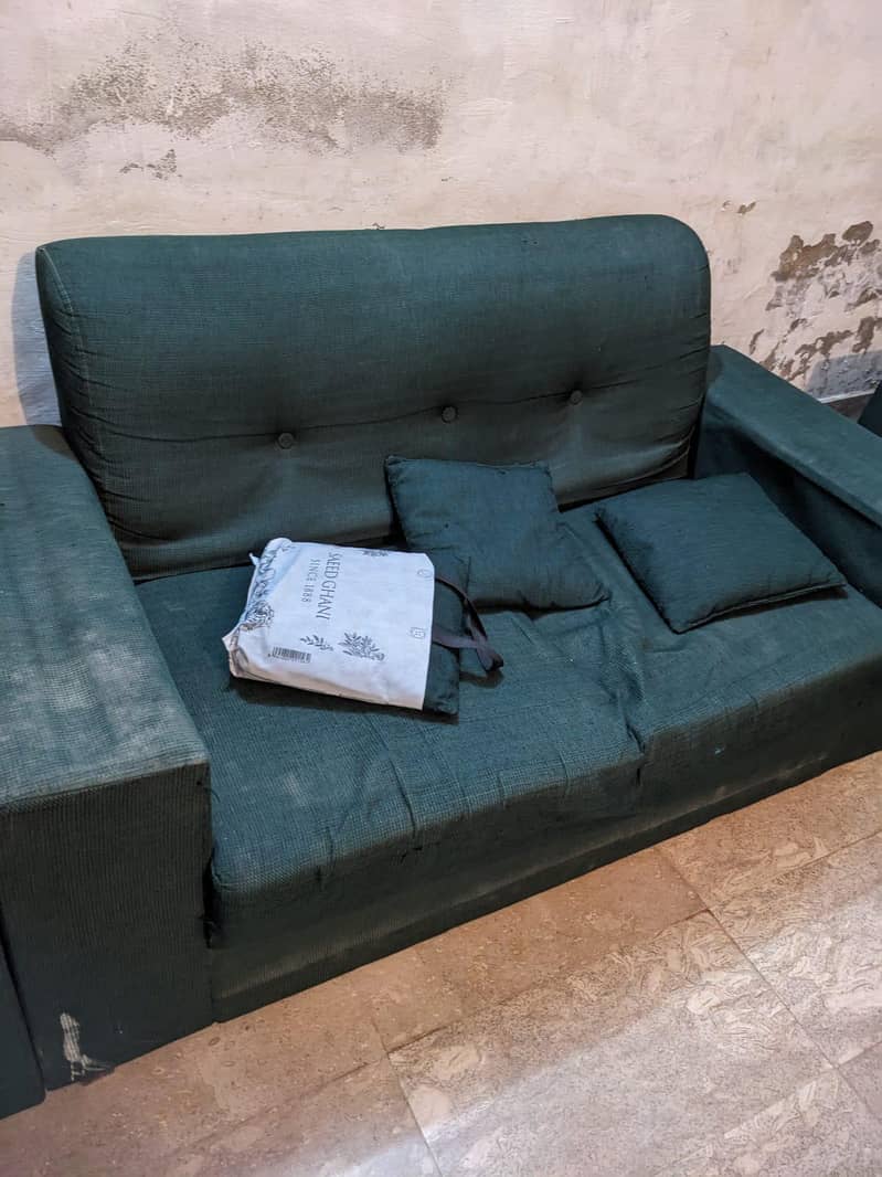 7 setor Sofa. . 2