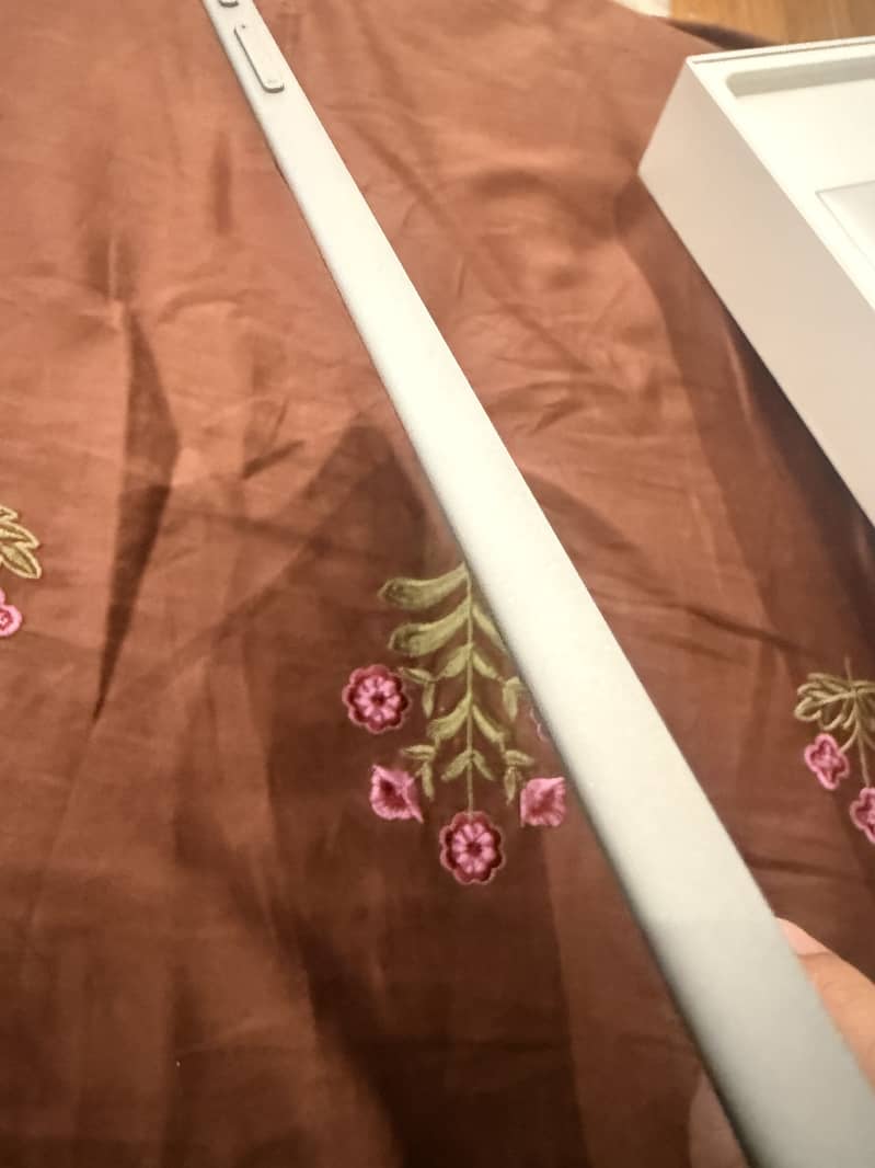 Microsoft  surface Go3 1