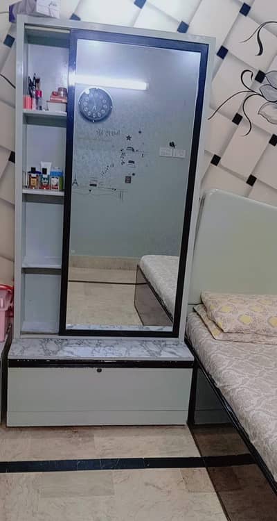Complete  -four peice -BedRoom- wardroop- Dressing_ side table