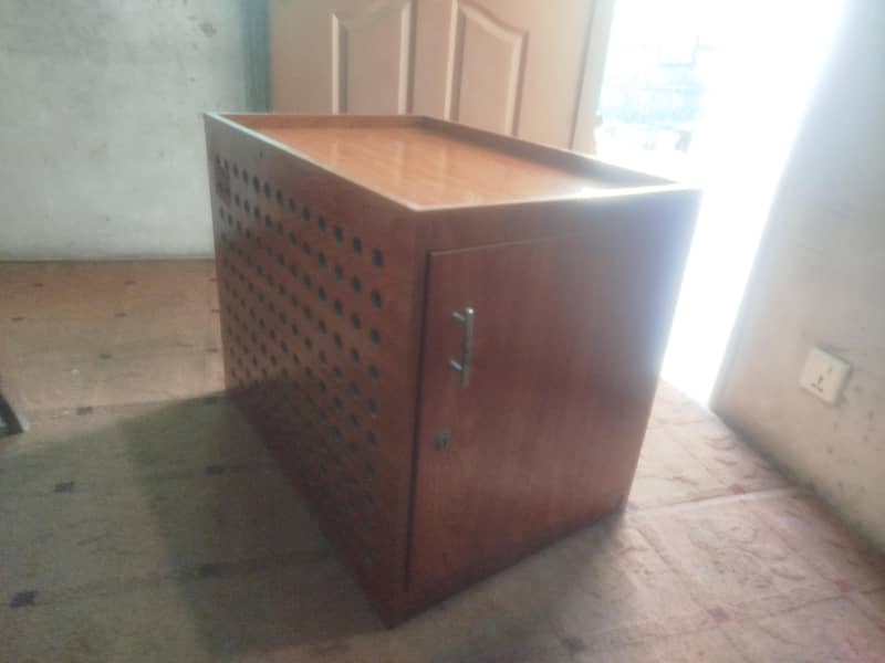 Table console for UPS or other usage 1
