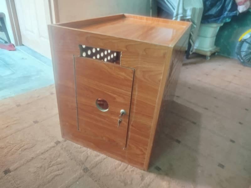 Table console for UPS or other usage 2