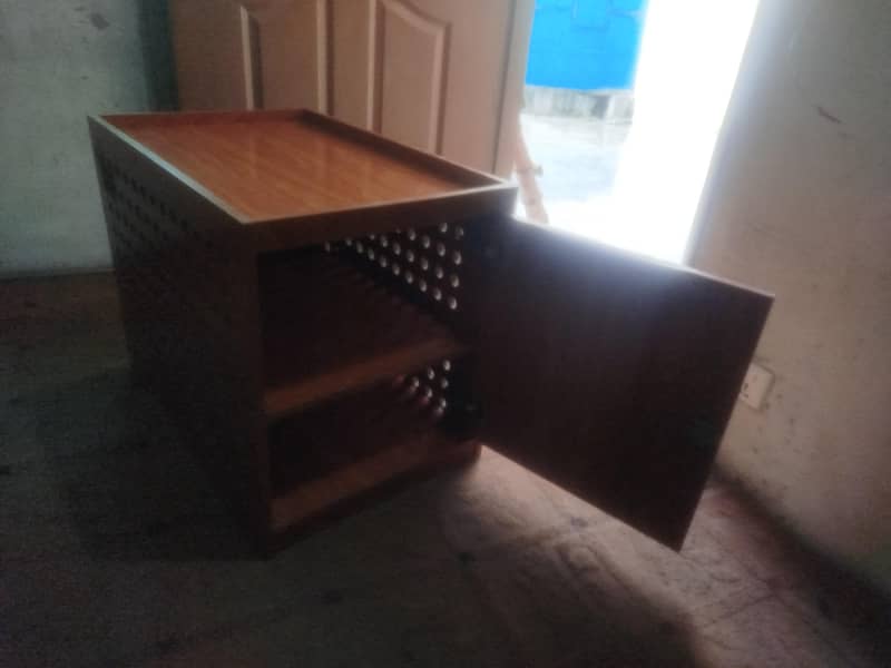 Table console for UPS or other usage 6