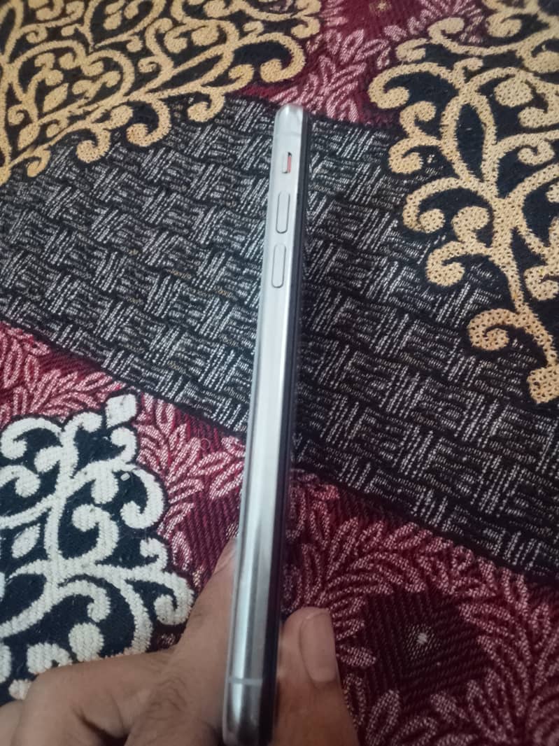 Apple iPhone X 4