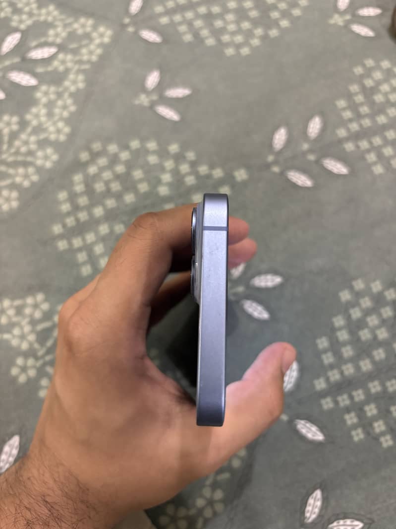 Apple iPhone 14 3