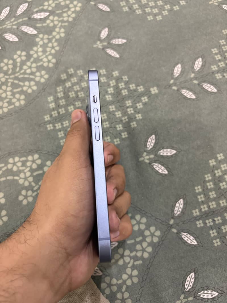 Apple iPhone 14 4