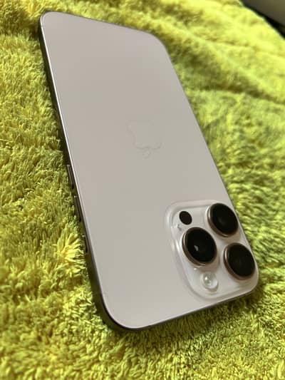 Apple iPhone 16 Pro Max