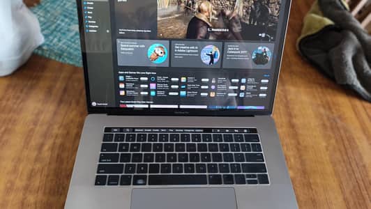 Macbook Pro 2019 15 inch with touch bar