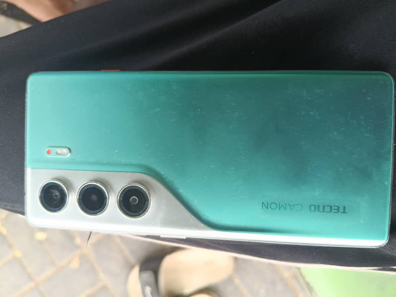 Tecno CAMON 40 Pro 3