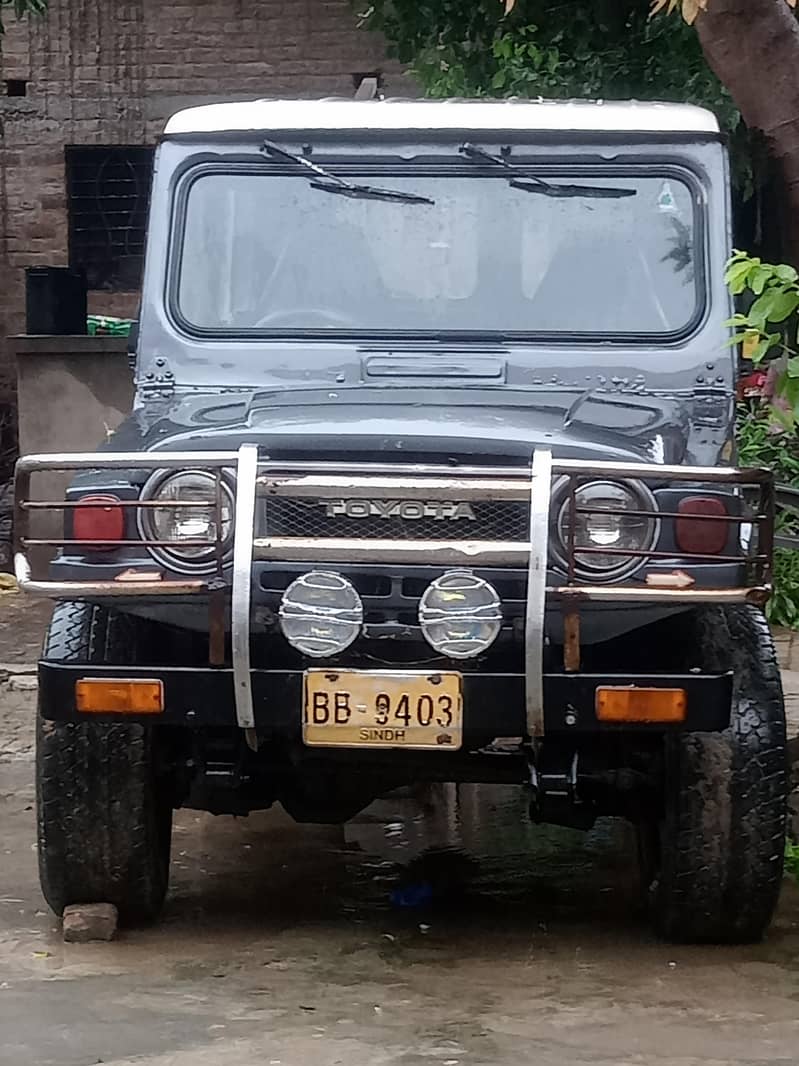 Jeep. 0