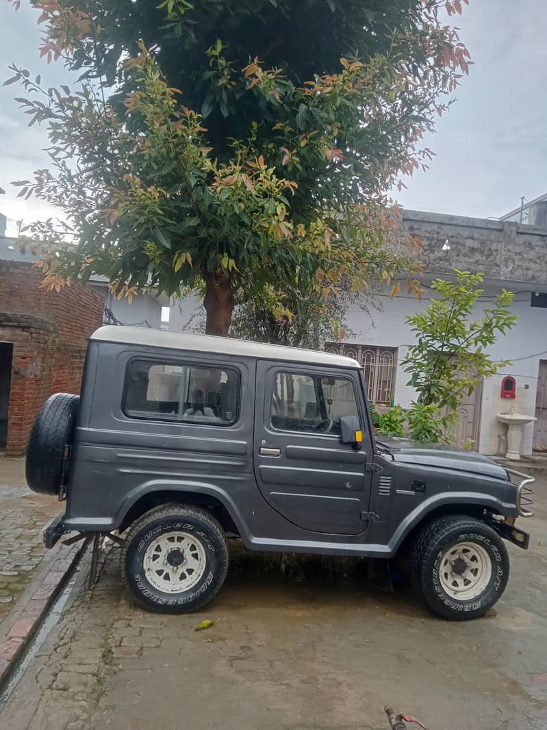 Jeep. 3