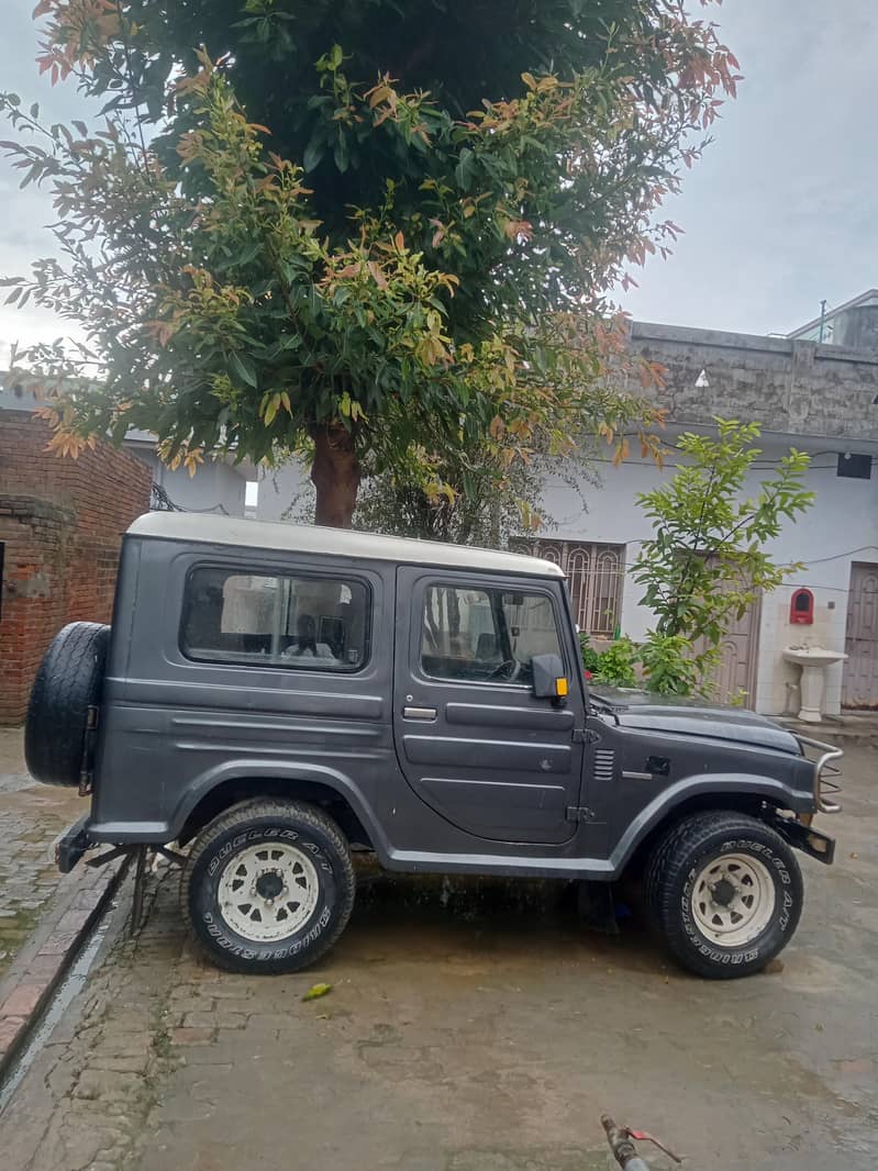 Jeep. 4