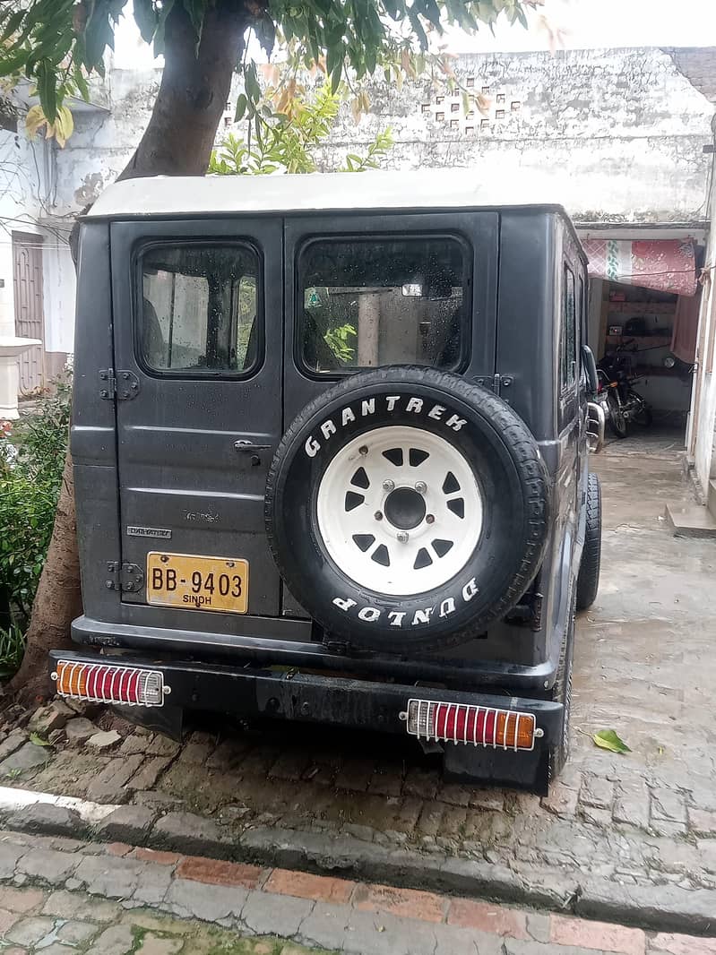 Jeep. 8