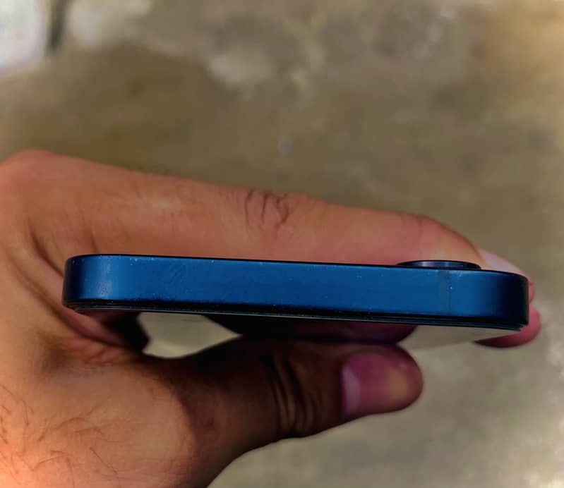 Apple iPhone 12 3